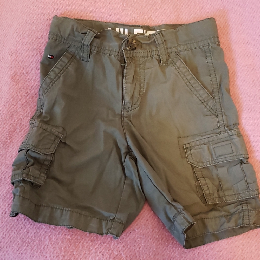 Tommy Hilfiger khaki cargo shorts sz 4